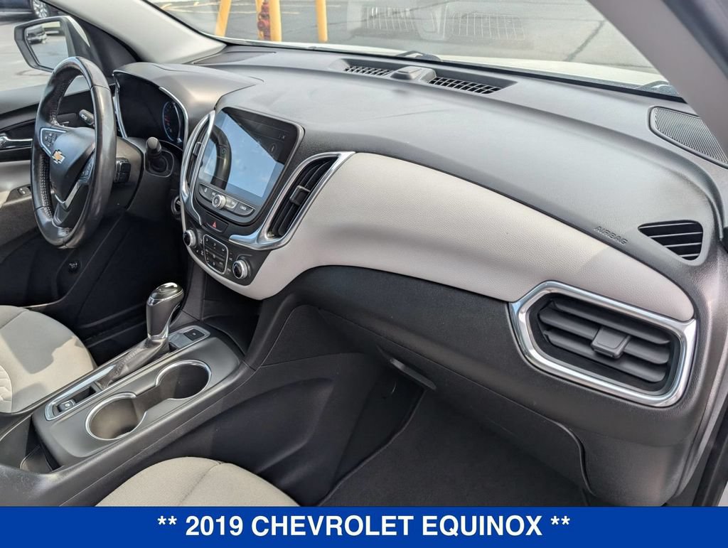 Used 2019 Chevrolet Equinox LT w/ Sun & Navigation Package AWD/4WD image 33