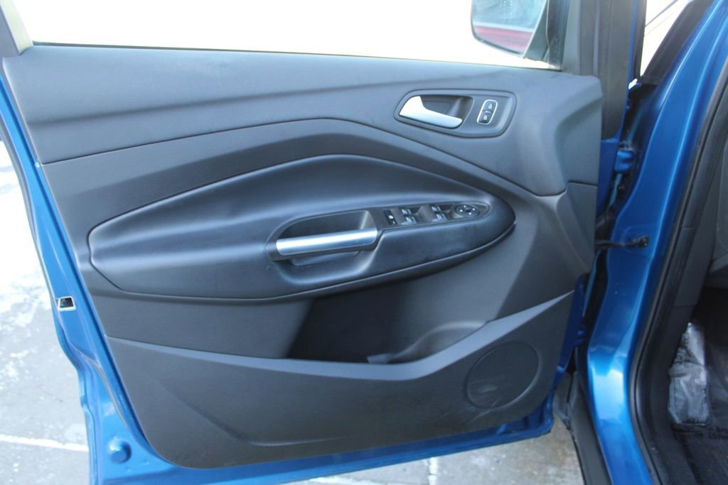 Used 2019 Ford Escape SEL image 19