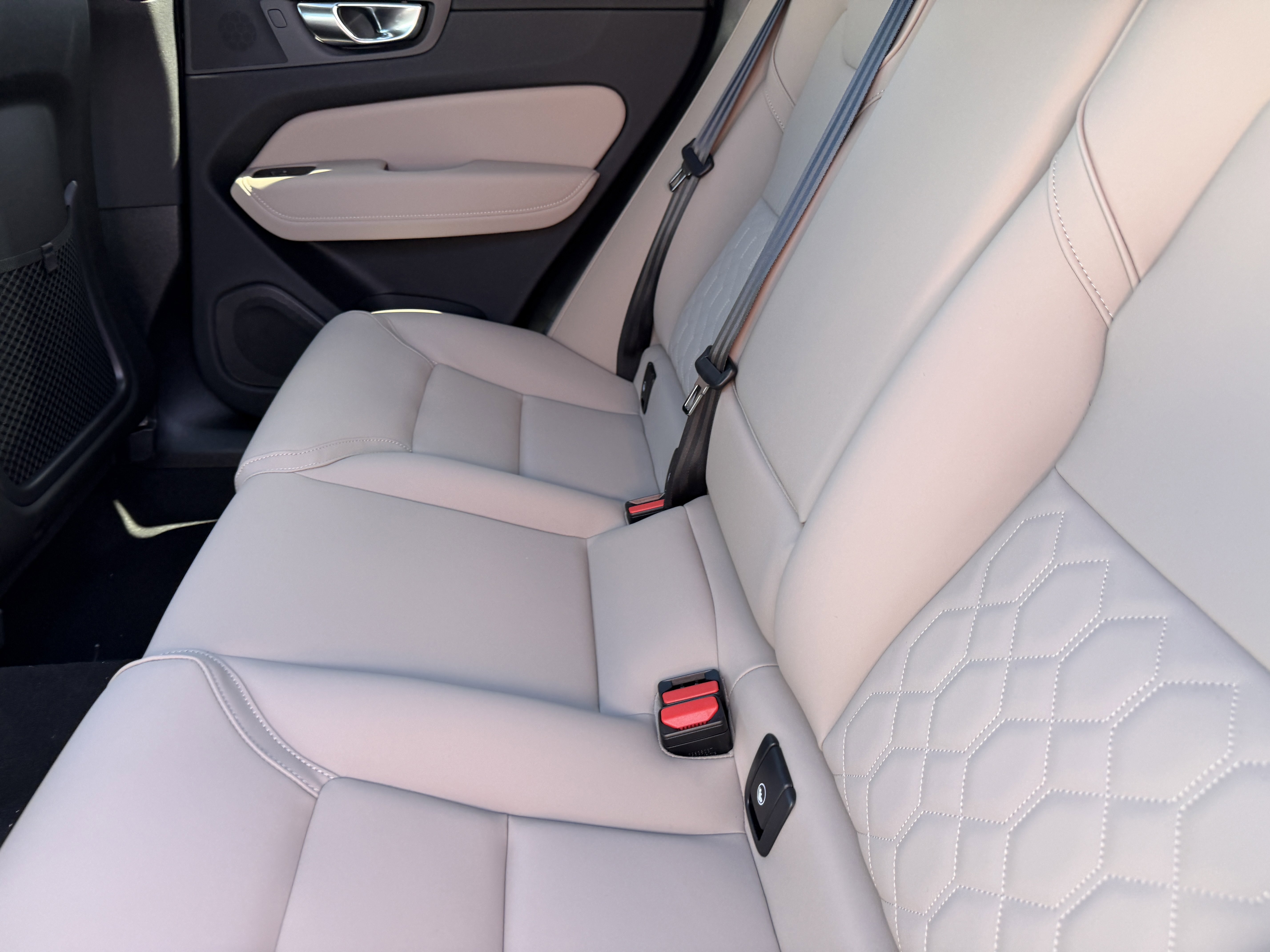 New 2026 Volvo XC60 B5 Core w/ Protection Package AWD/4WD image 16
