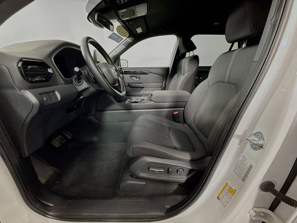 Certified 2023 Honda Pilot Sport image 16