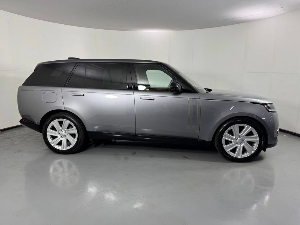 Used 2023 Land Rover Range Rover Long Wheelbase SE AWD/4WD image 5