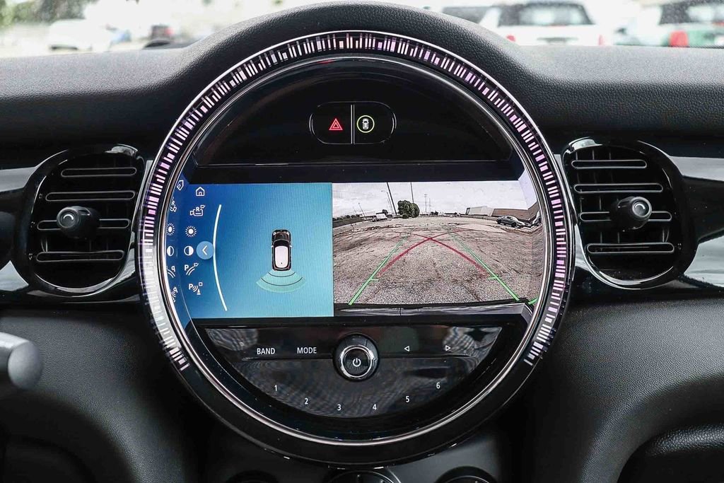 Used 2024 MINI Cooper 2-Door Hardtop FWD image 38