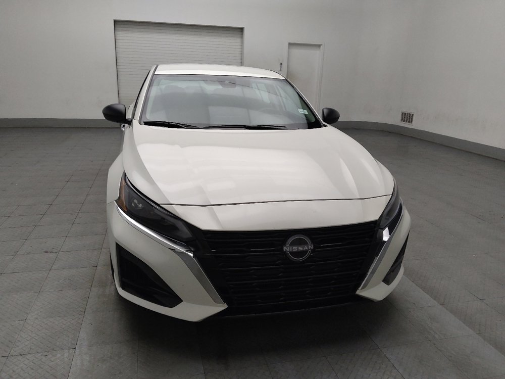 Used 2024 Nissan Altima 2.5 SV image 14