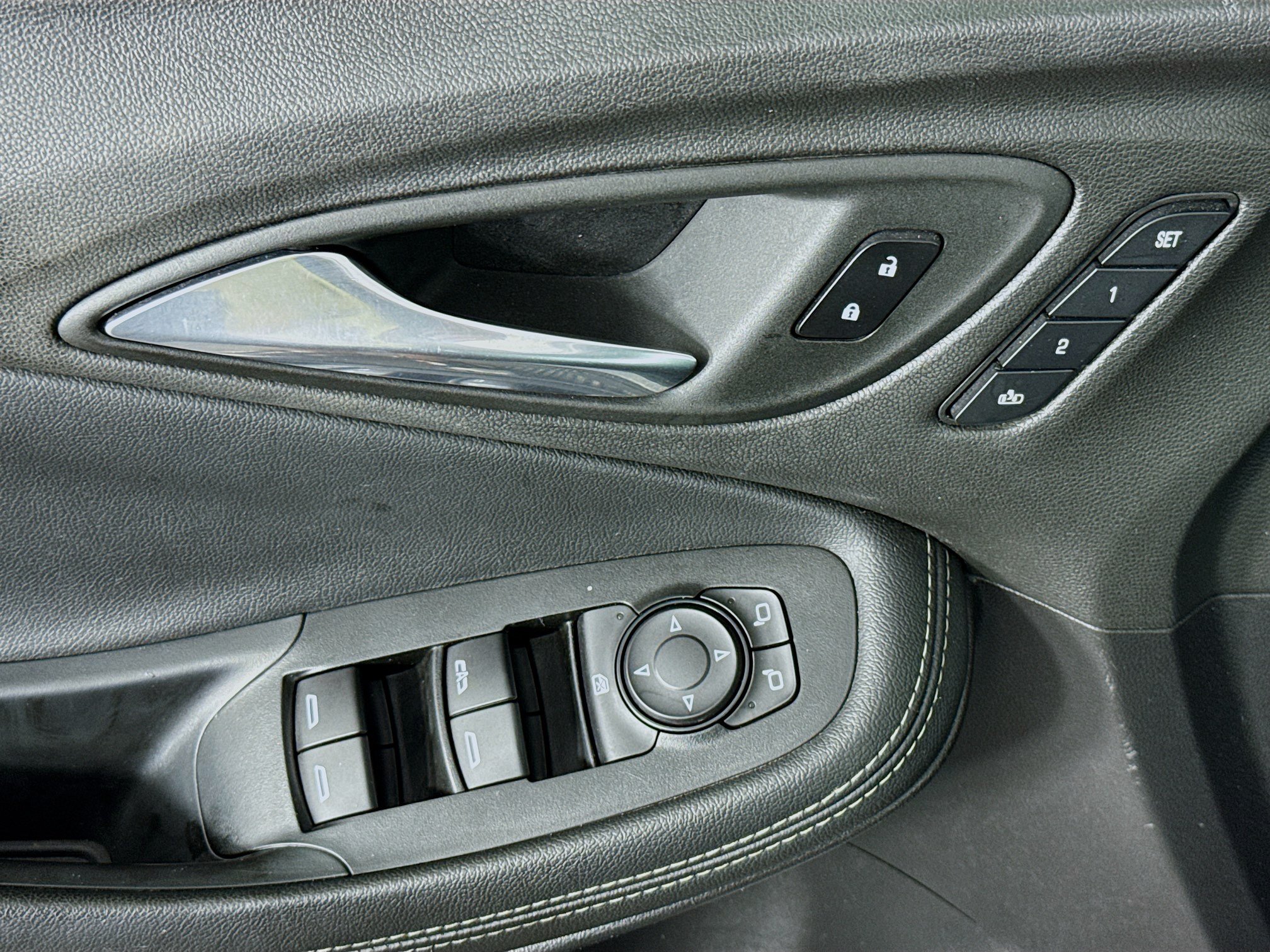 Used 2022 Buick Encore GX Essence FWD image 23