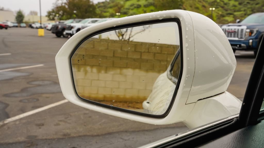 Used 2023 Lincoln Nautilus Reserve w/ Equipment Group 201A image 18