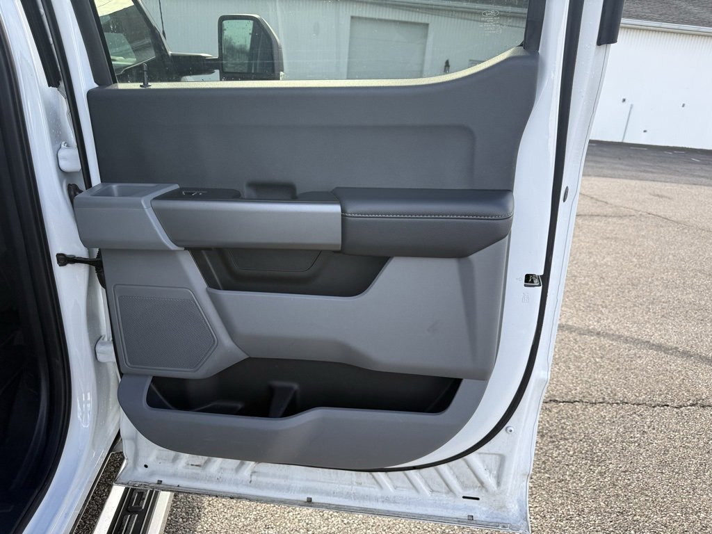 Used 2025 Ford F250 XLT image 41