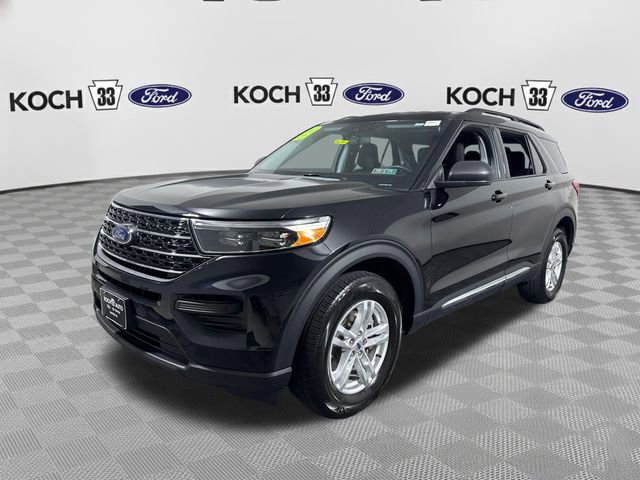 Used 2023 Ford Explorer XLT image 3