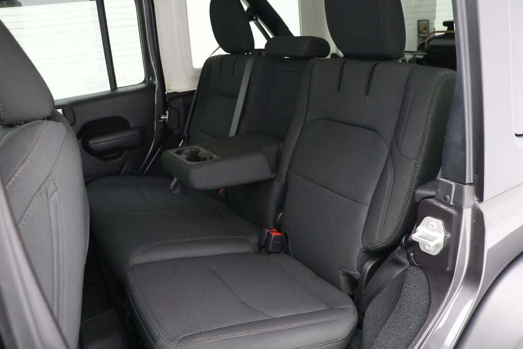 Used 2023 Jeep Wrangler Unlimited w/ Cold Weather Group image 13