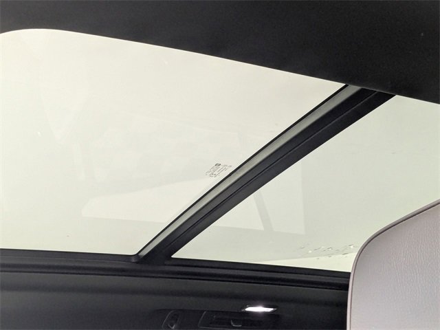 Used 2023 GMC Yukon Denali image 13