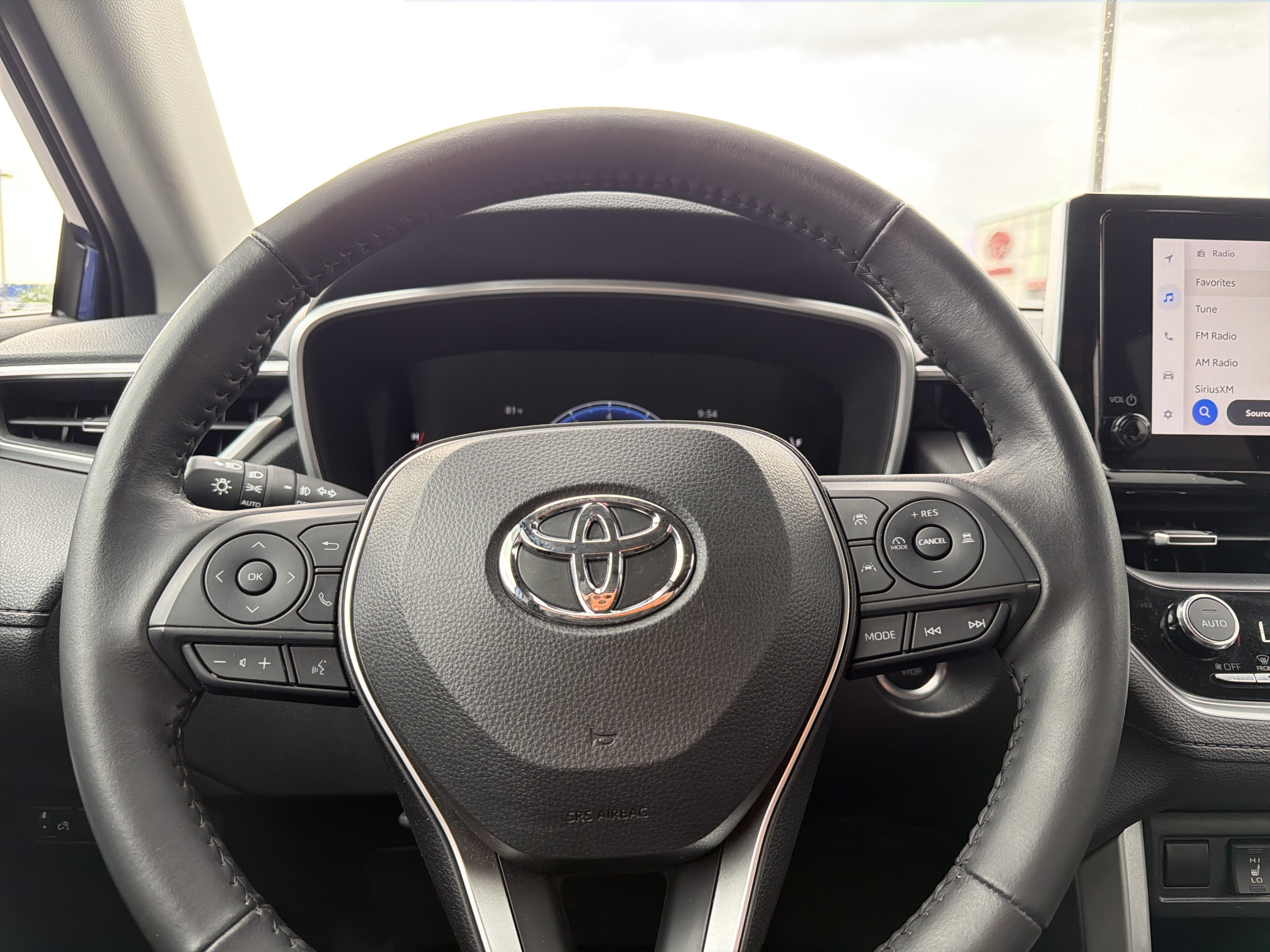 Used 2023 Toyota Corolla Cross XLE w/ Convenience Package AWD/4WD image 12