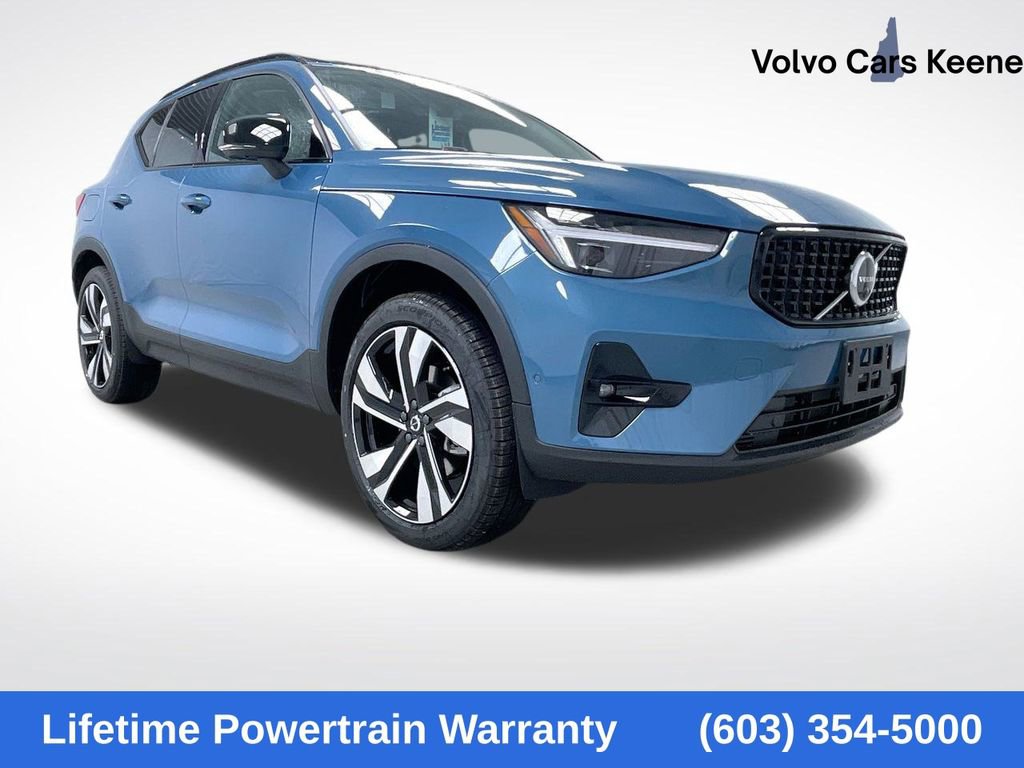 New 2025 Volvo XC40 B5 Plus w/ Protection Package Premier AWD/4WD video 1