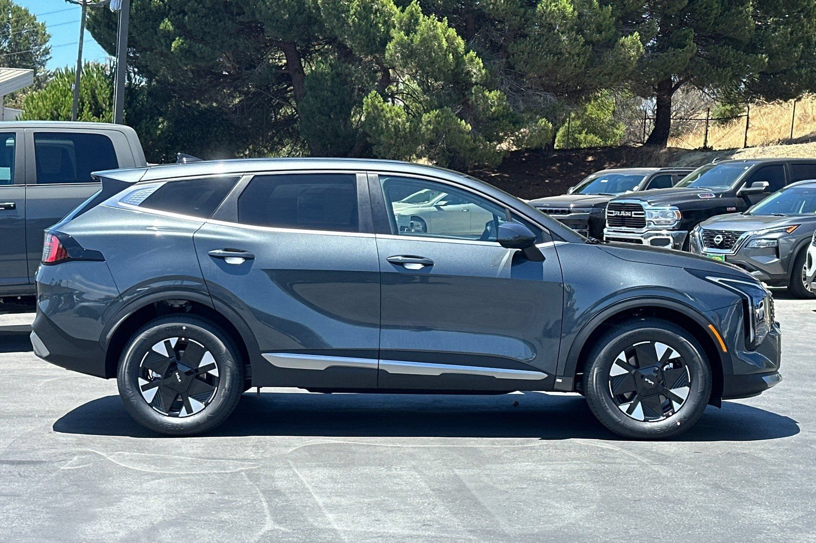 New 2026 Kia Sportage LX FWD image 3