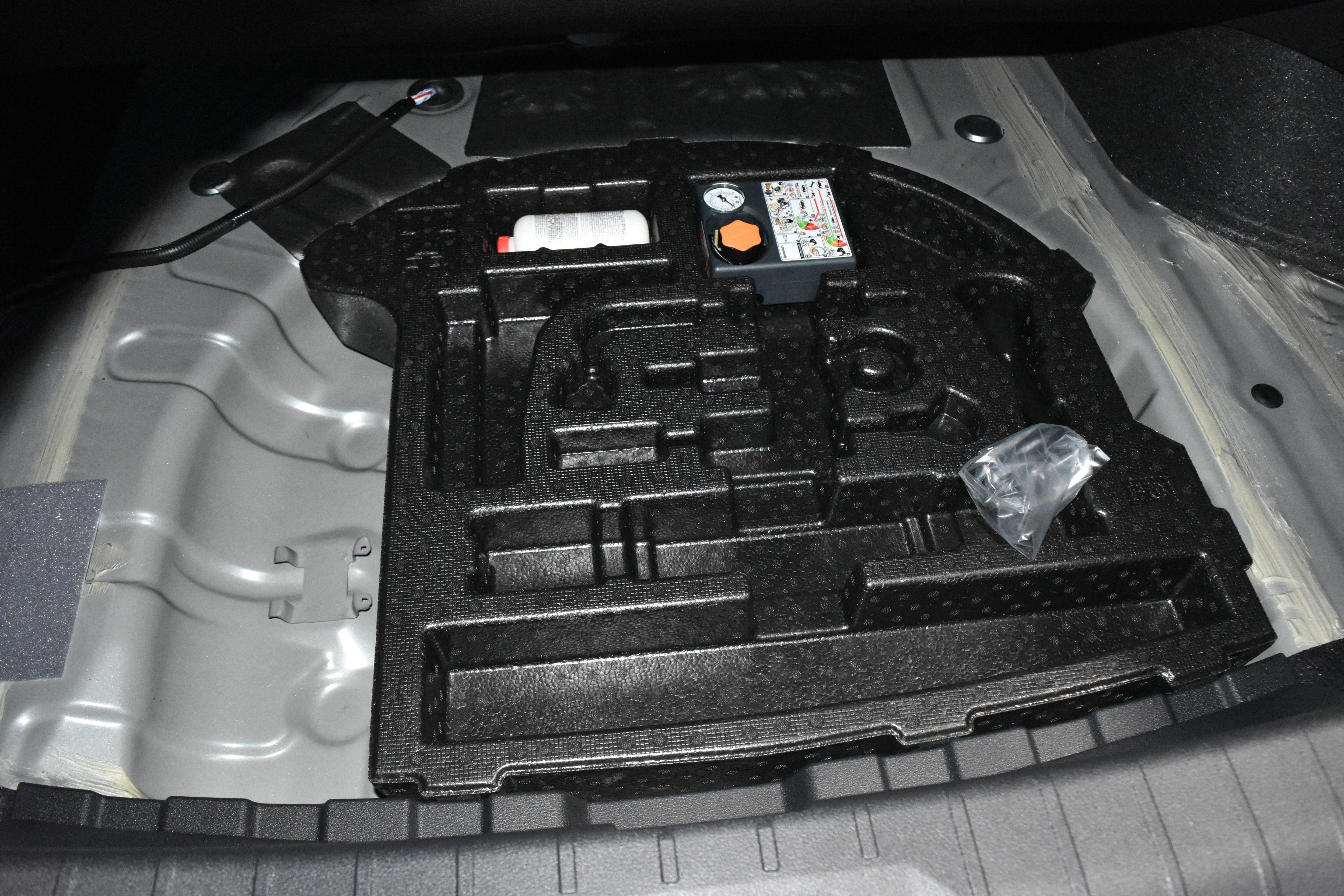 New 2026 Nissan Sentra SR w/ SR All Weather Package FWD image 27