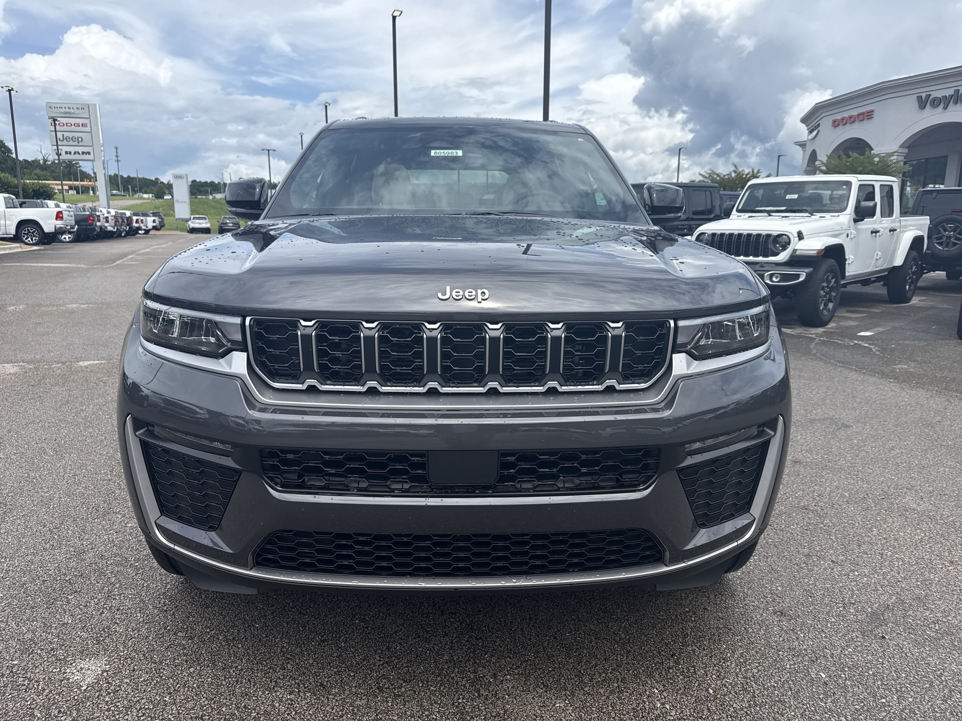 New 2026 Jeep Grand Cherokee Limited RWD image 2