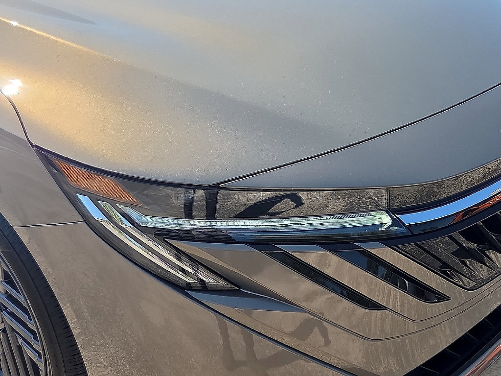 Used 2026 Nissan Sentra SV w/ Floor Mat Package FWD image 7