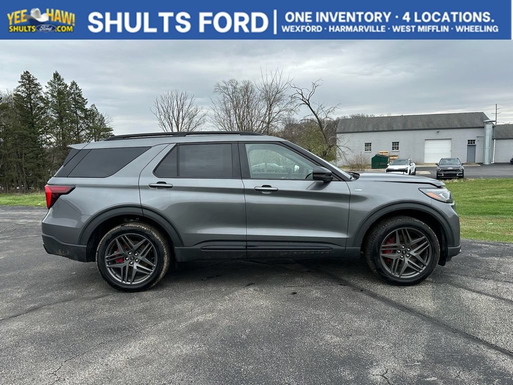 New 2026 Ford Explorer ST-Line w/ ST-Line Street Pack AWD/4WD image 4