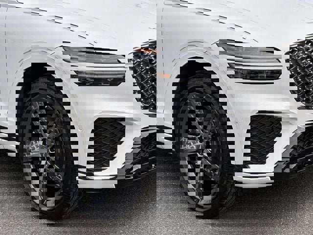 Used 2025 Genesis GV70 3.5T Sport w/ Sport Advanced Package image 13