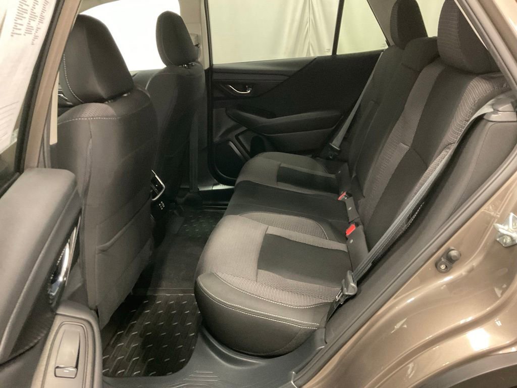 Used 2023 Subaru Outback Premium AWD/4WD image 32