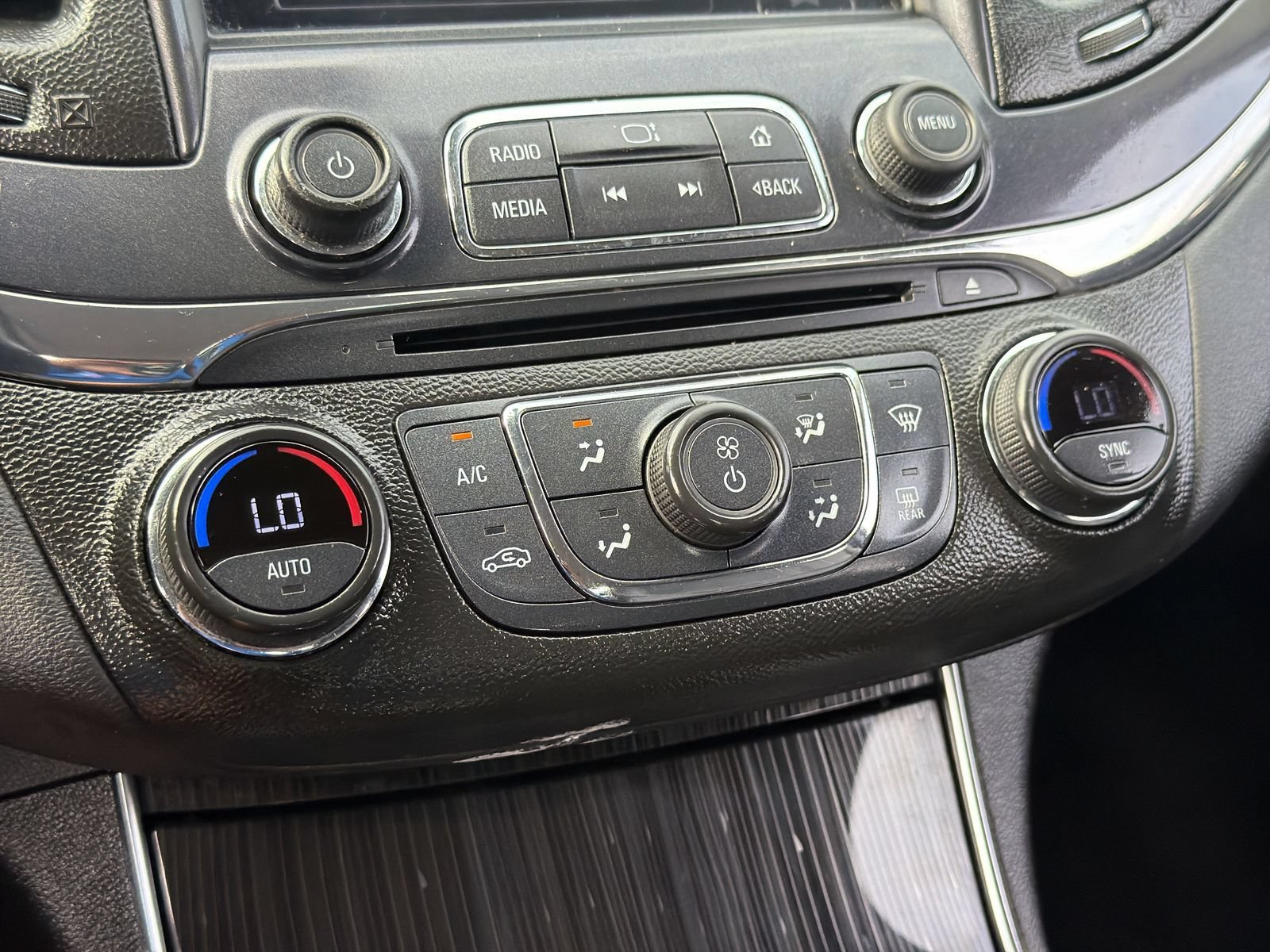 Used 2019 Chevrolet Impala Premier FWD image 26