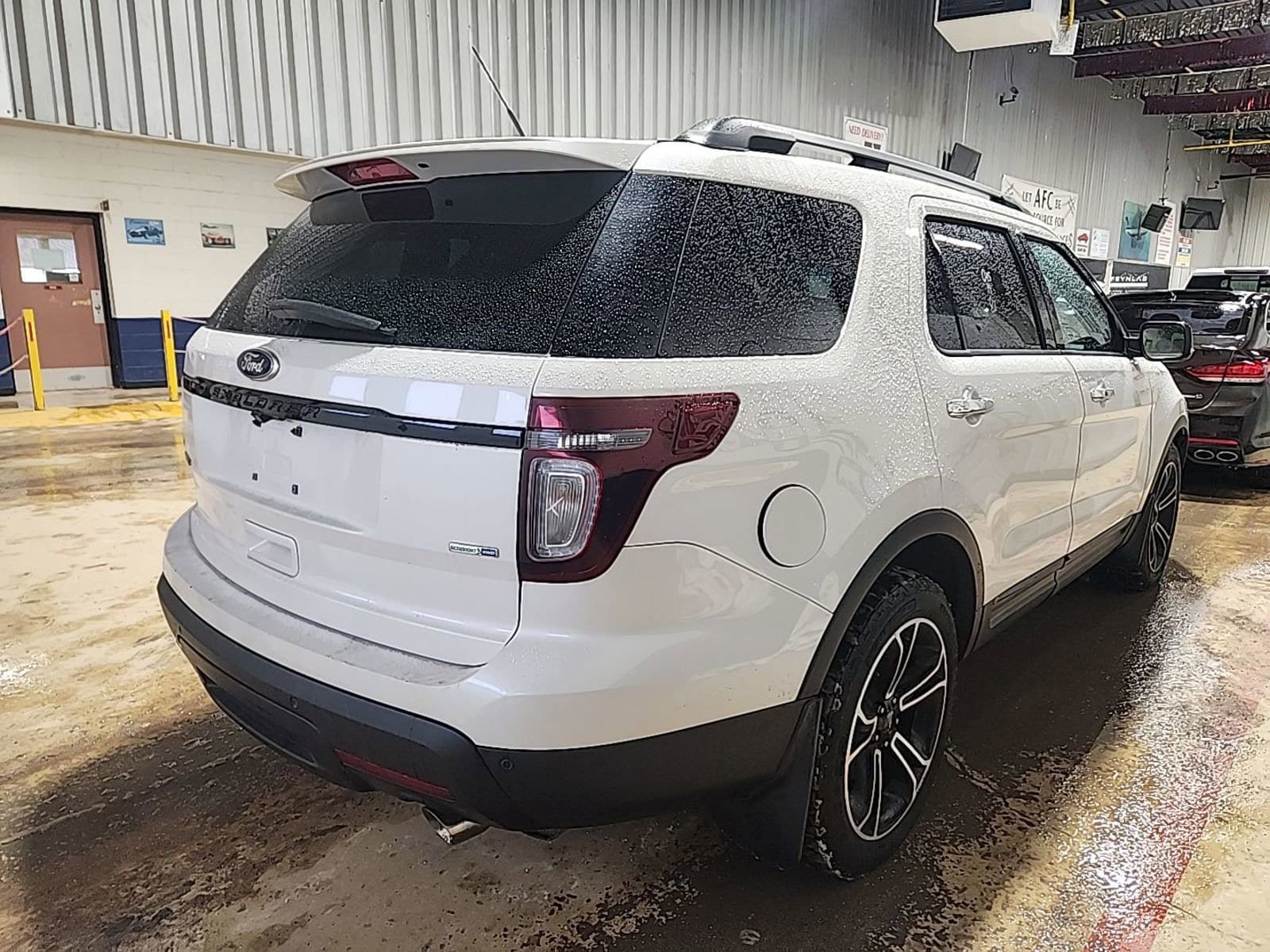Used 2014 Ford Explorer Sport AWD/4WD image 3