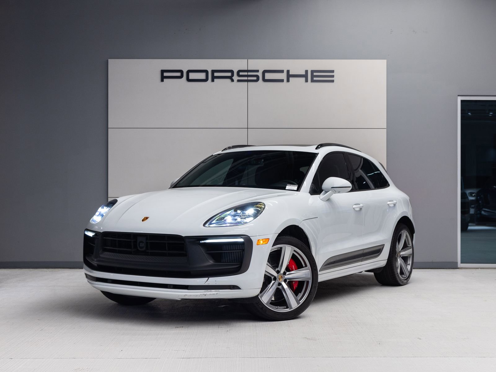 Certified 2024 Porsche Macan GTS AWD/4WD image 1