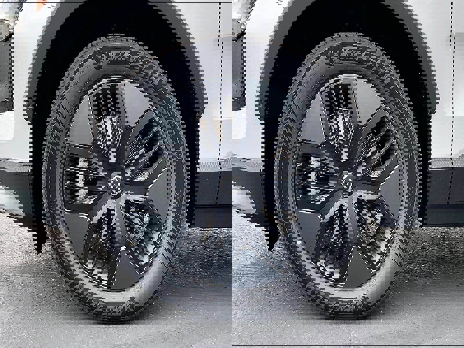 New 2026 Volvo EX30 Cross Country Ultra w/ Protection Package Premier image 14