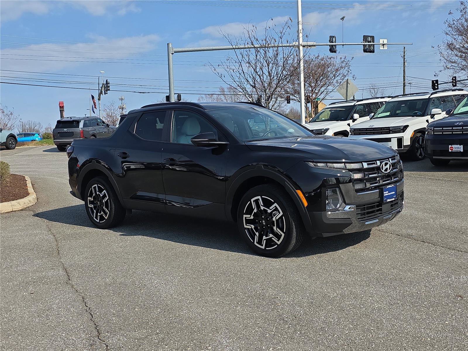 Certified 2025 Hyundai Santa Cruz Limited AWD/4WD image 2