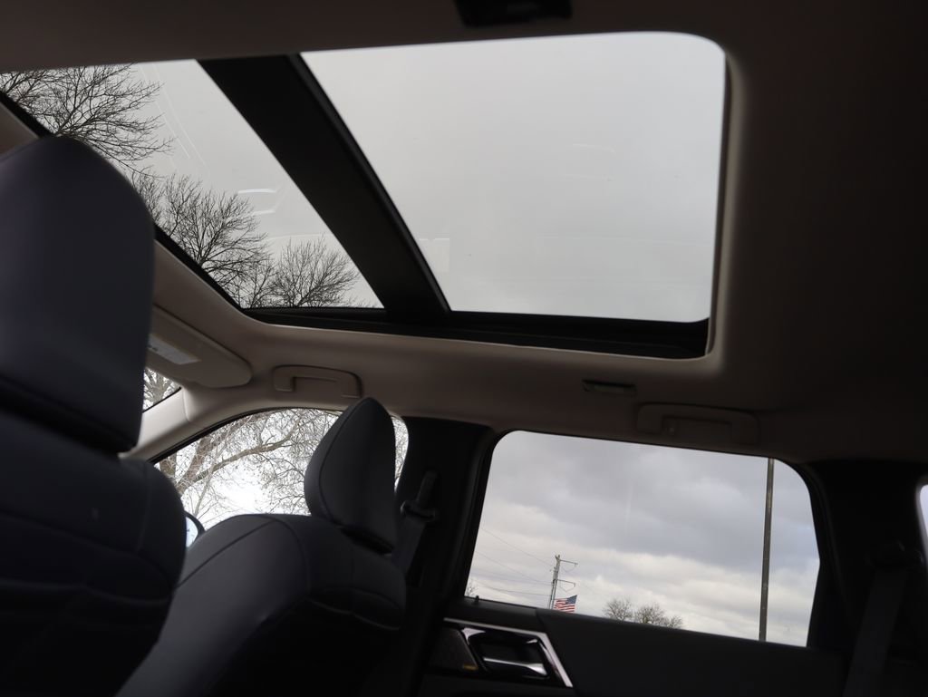 New 2025 Mitsubishi Outlander SE image 36