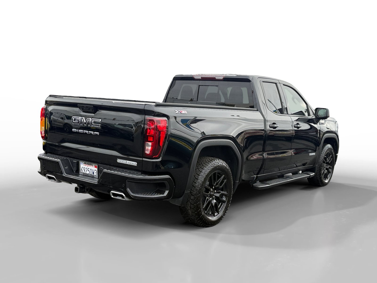 Used 2023 GMC Sierra 1500 Elevation w/ Preferred Package AWD/4WD image 5