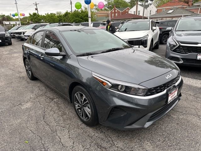 Used 2024 Kia Forte LXS FWD image 3