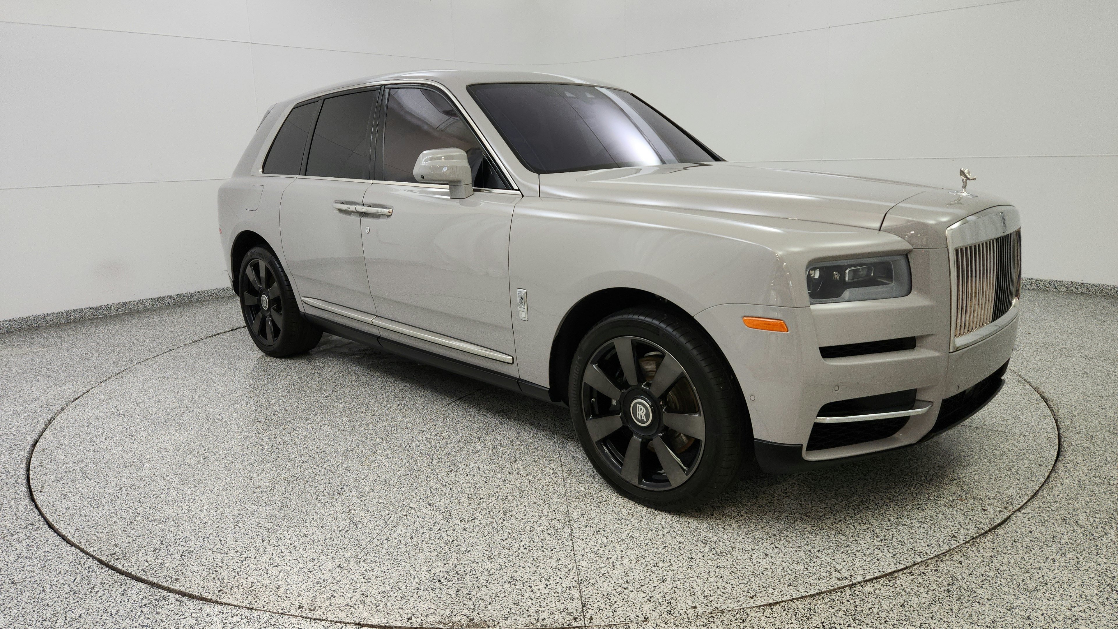 Used 2021 Rolls-Royce Cullinan AWD/4WD image 1