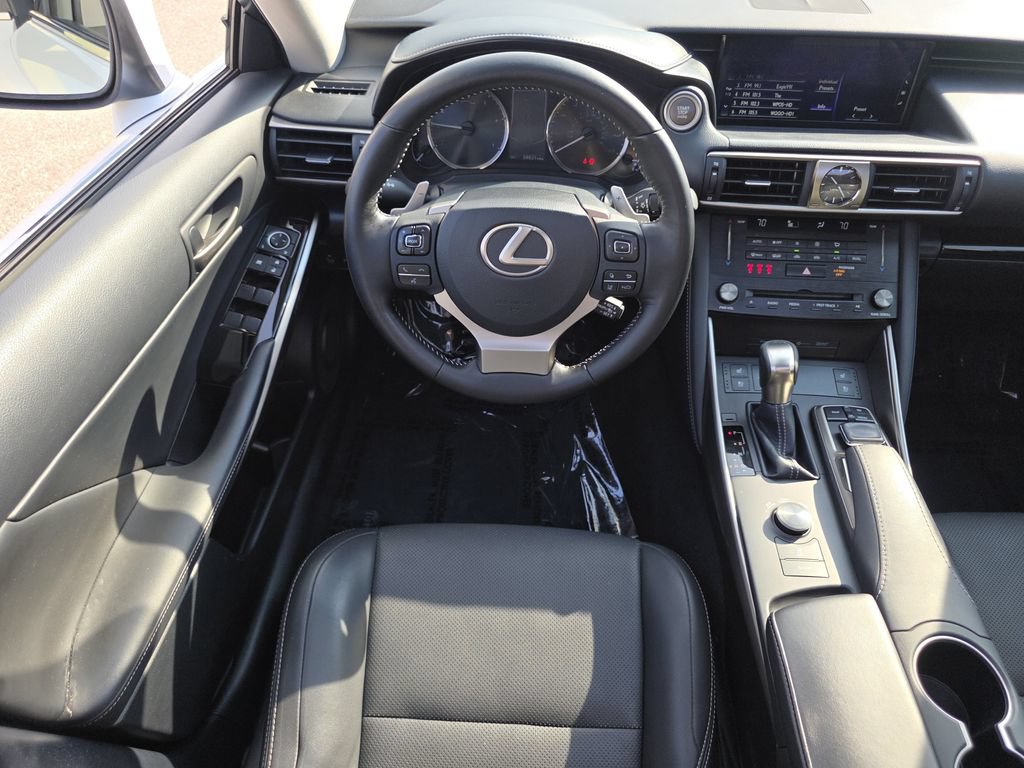 Used 2018 Lexus IS 300 AWD w/ Premium Package image 2