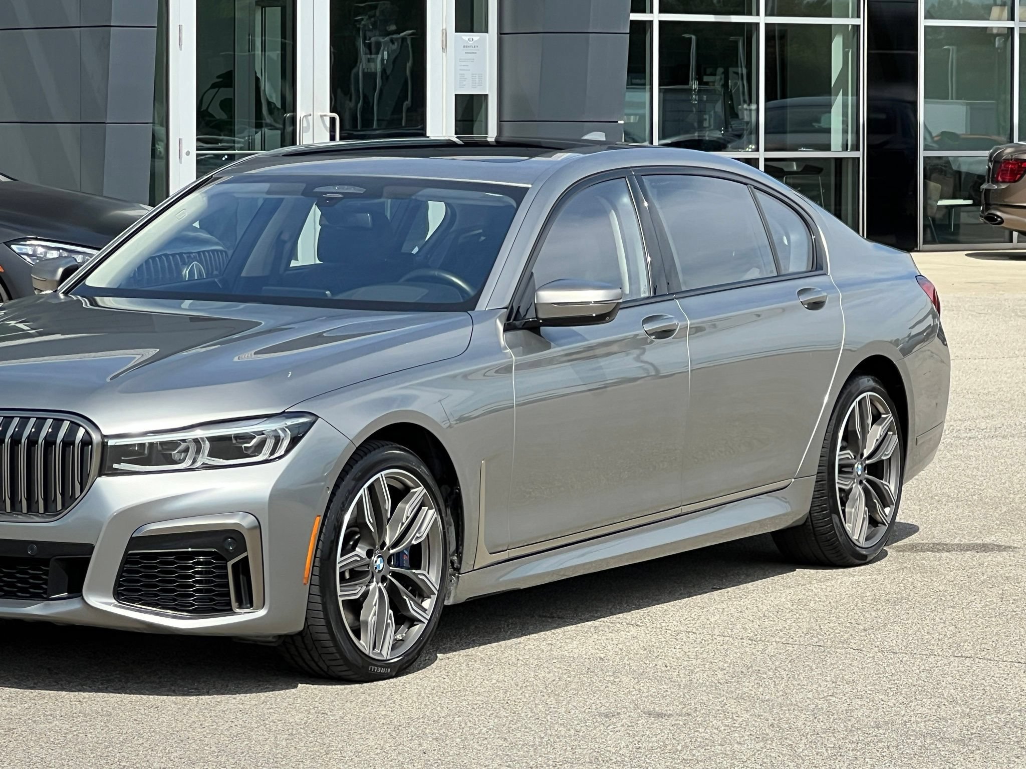 Used 2021 BMW M760i xDrive AWD/4WD image 10
