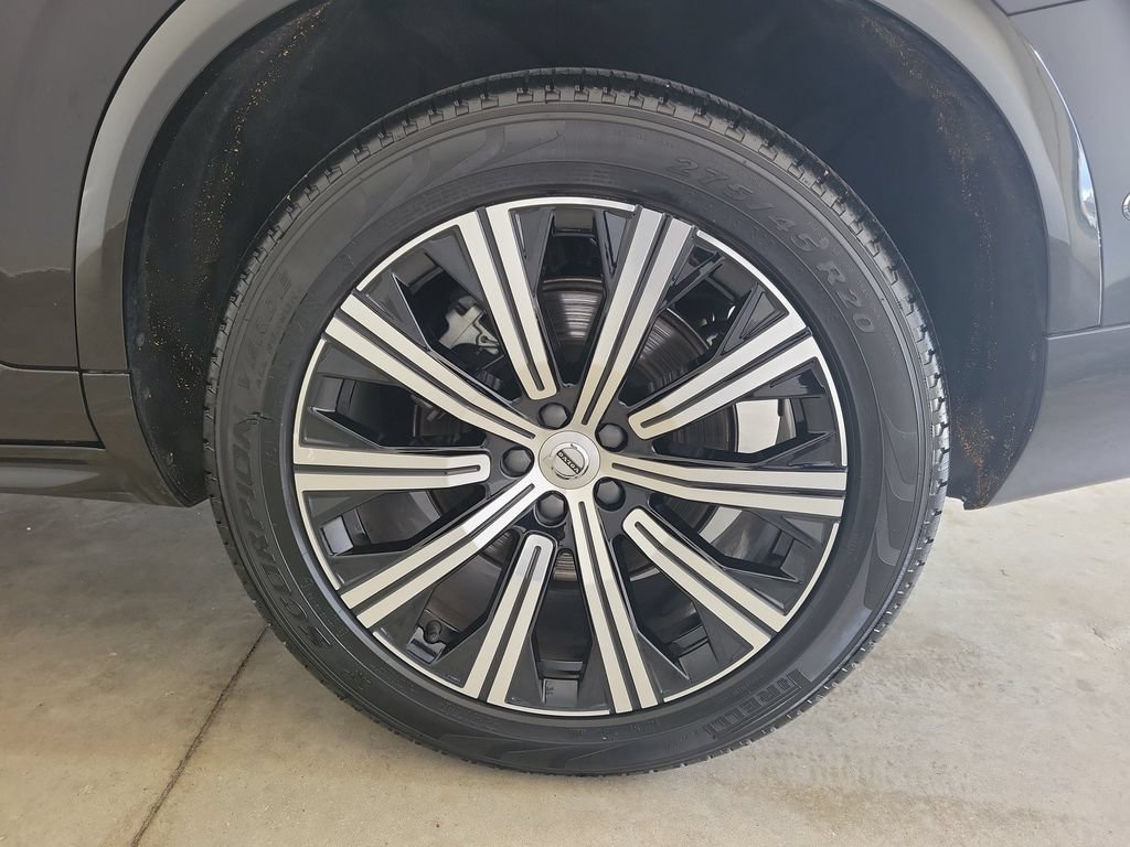 Used 2025 Volvo XC90 B6 Ultra AWD/4WD image 12