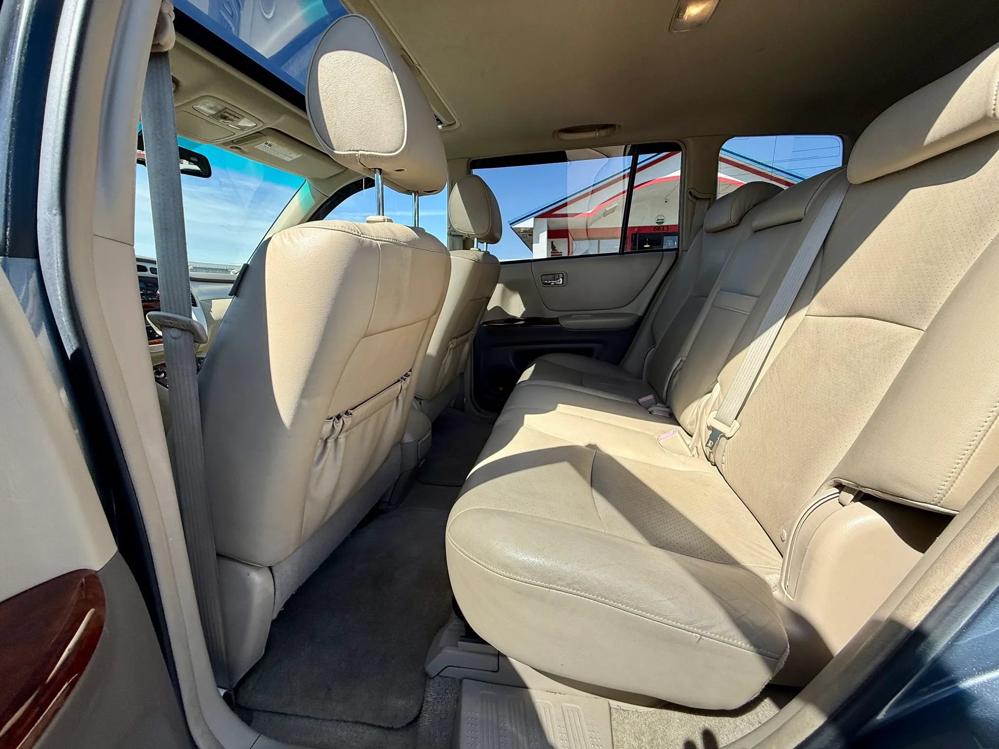 Used 2007 Toyota Highlander 4WD V6 w/ 3rd Row image 14