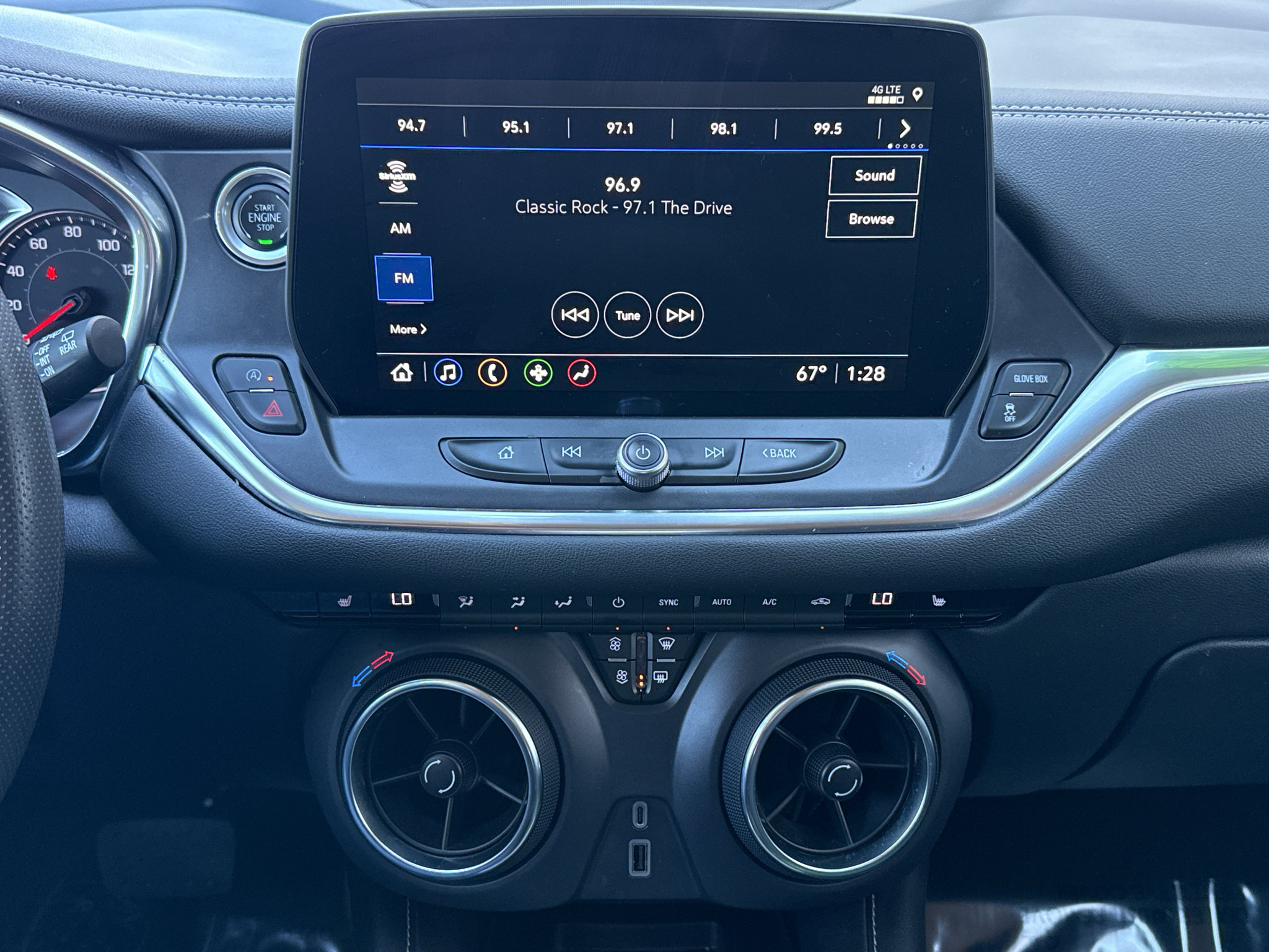 Used 2025 Chevrolet Blazer LT w/ Convenience Package FWD image 19