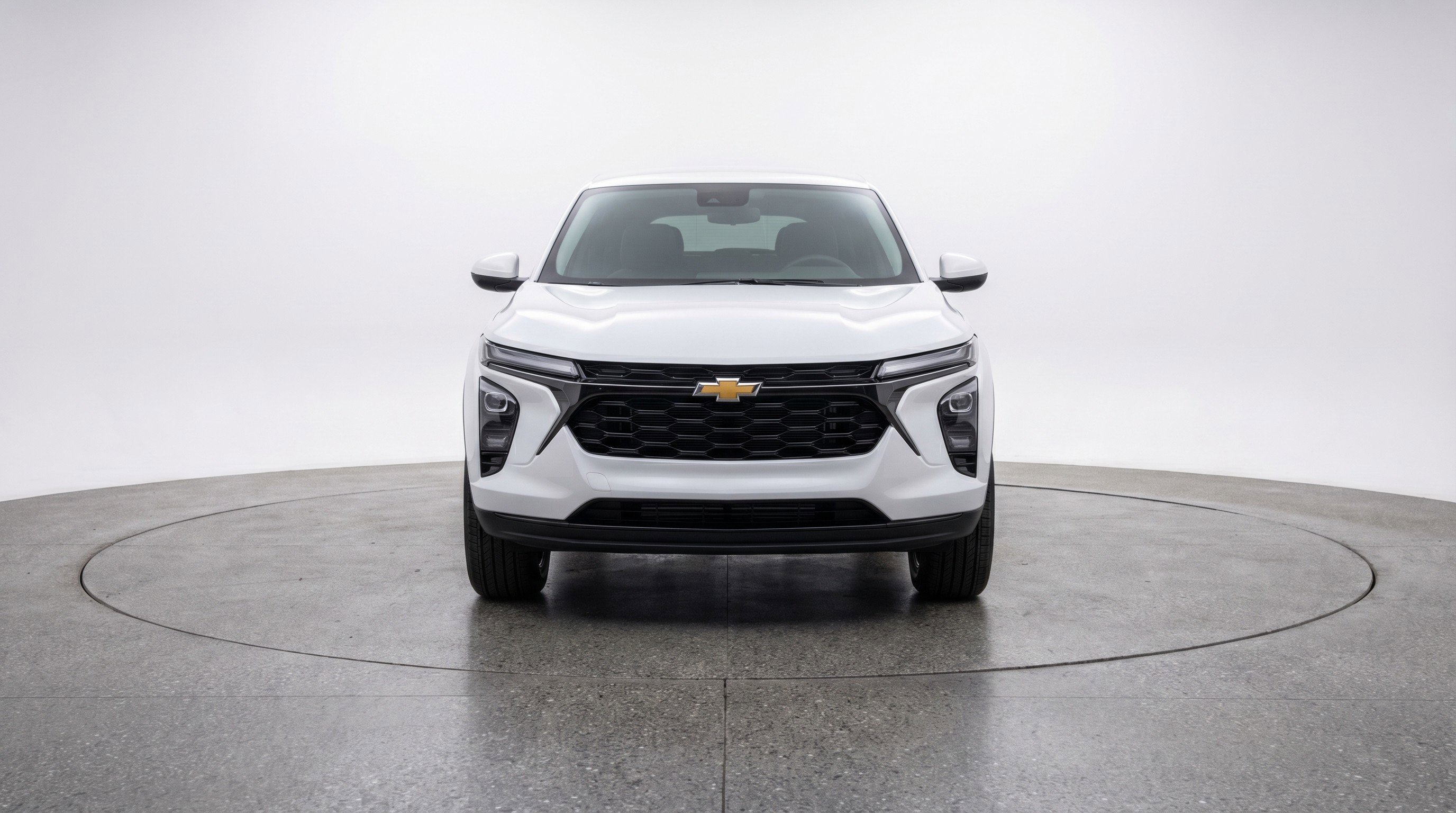Used 2025 Chevrolet Blazer LT FWD image 2
