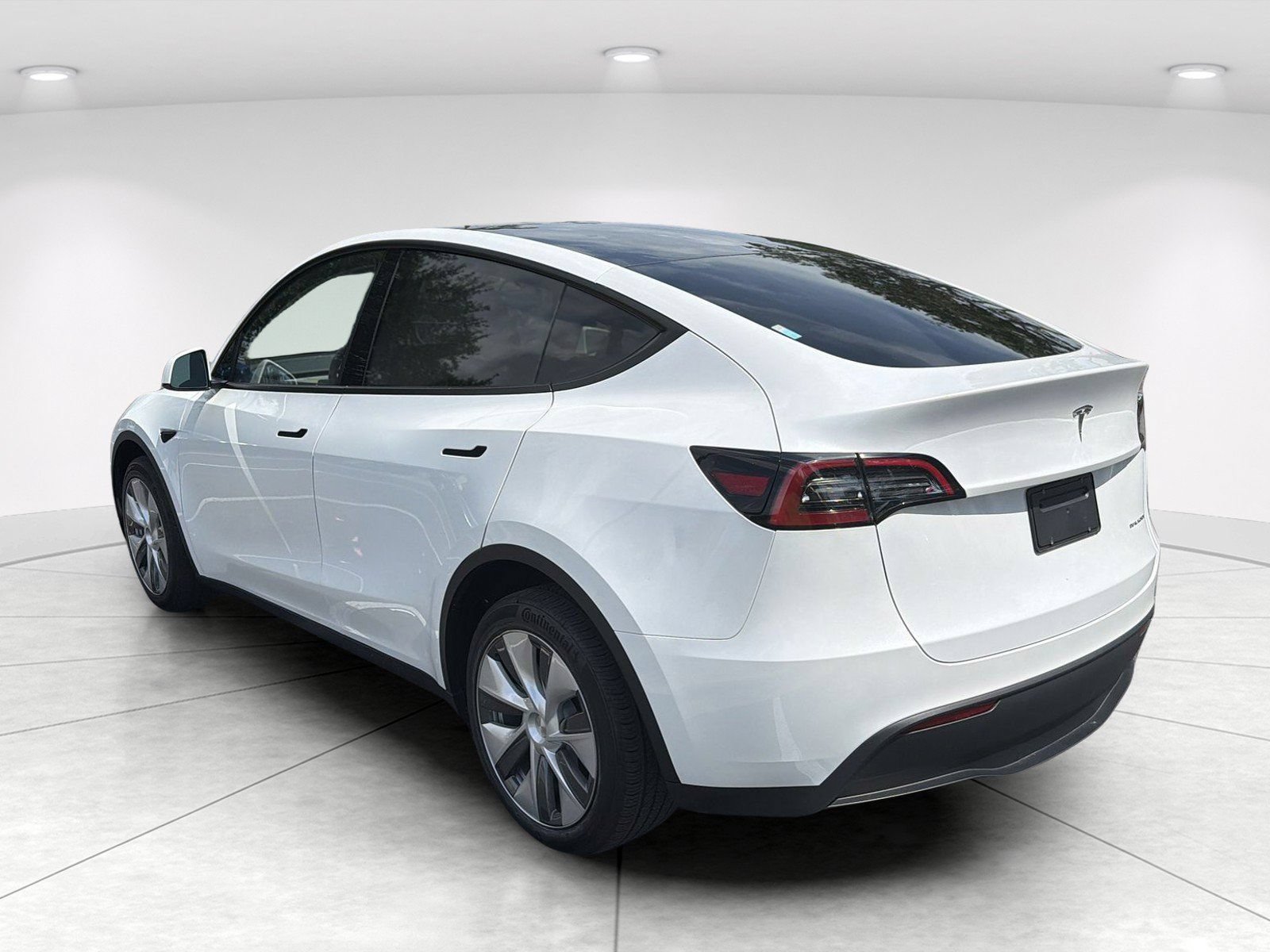 Used 2023 Tesla Model Y Performance AWD/4WD image 6