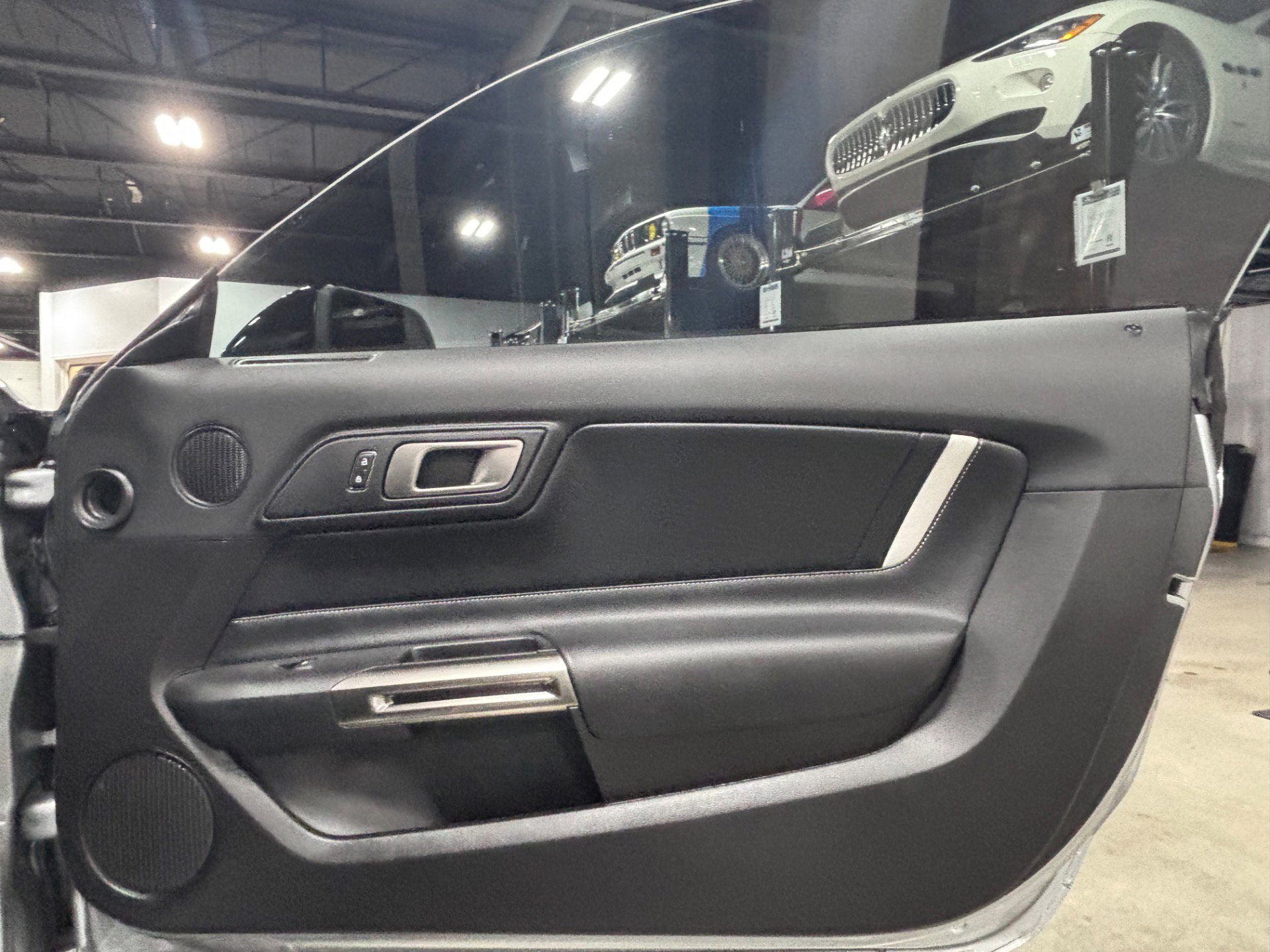 Used 2022 Ford Mustang Shelby GT500 w/ Technology Package image 39