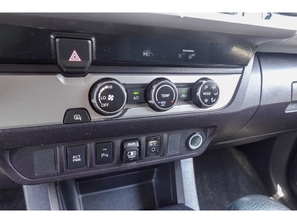 Used 2018 Toyota Tacoma SR5 RWD image 18