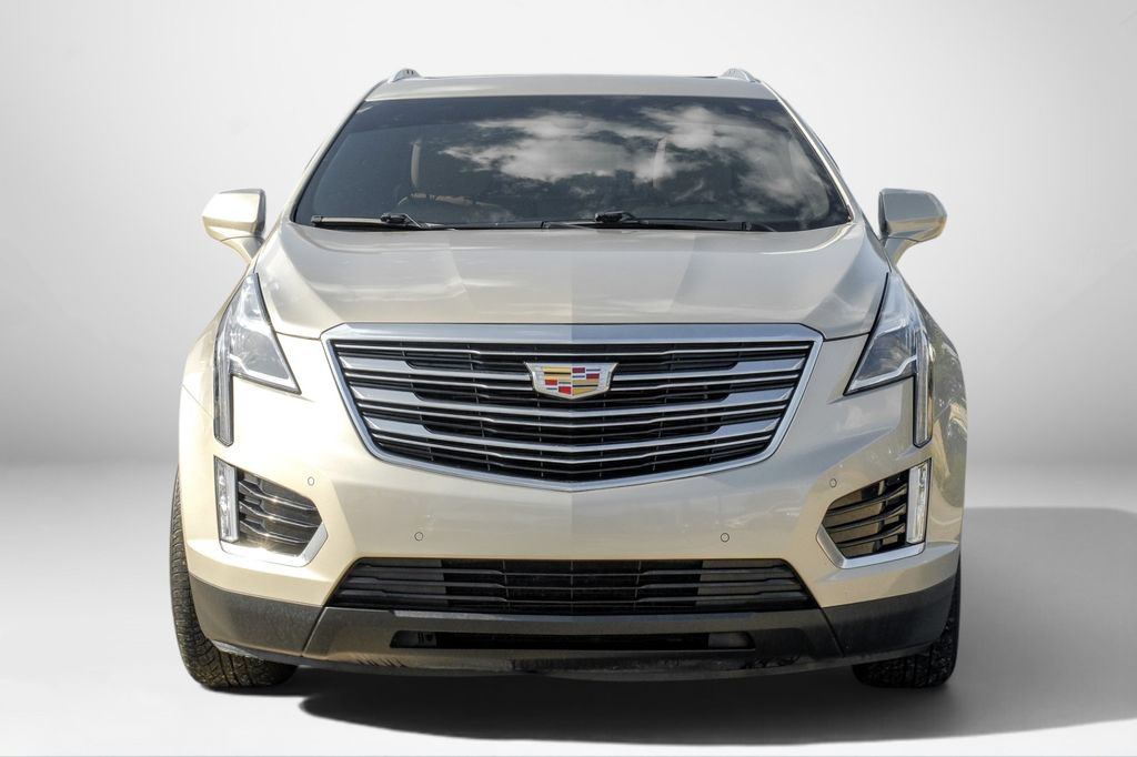 Used 2017 Cadillac XT5 Luxury w/ Driver Awareness Package FWD image 3