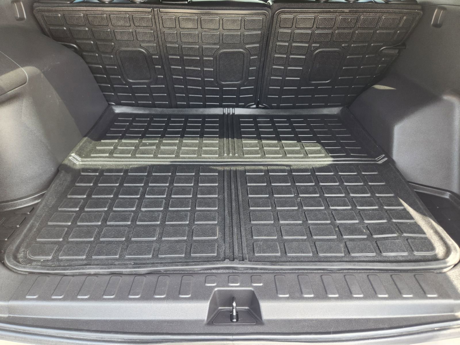 Used 2024 Chevrolet Equinox RS FWD image 35