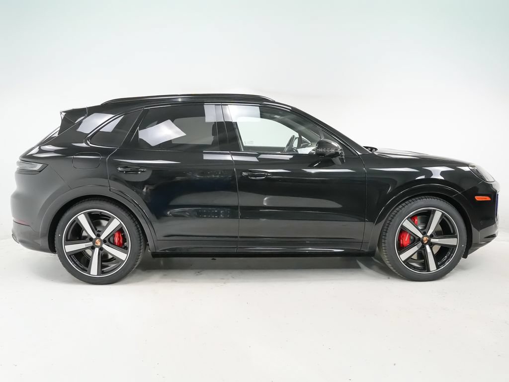 New 2026 Porsche Cayenne GTS AWD/4WD image 9