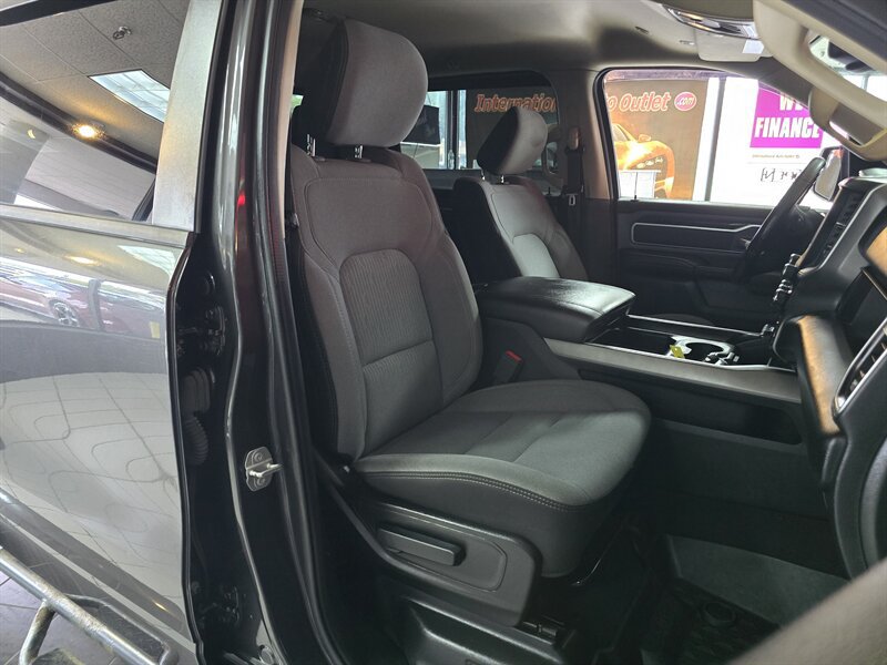 Used 2019 RAM 1500 Big Horn AWD/4WD image 14