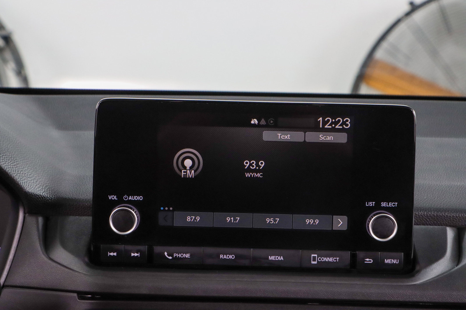 Used 2023 Honda Accord EX image 19