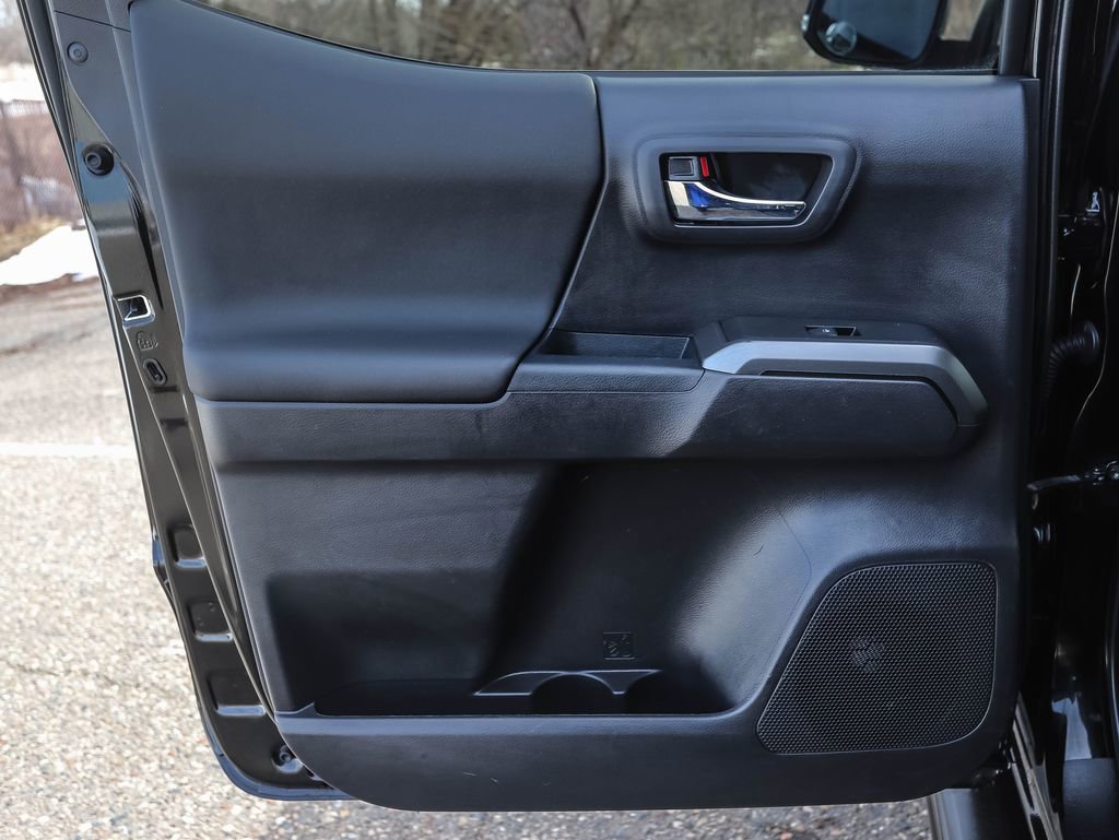 Used 2023 Toyota Tacoma TRD Off-Road w/ TRD Premium Off Road Package image 18