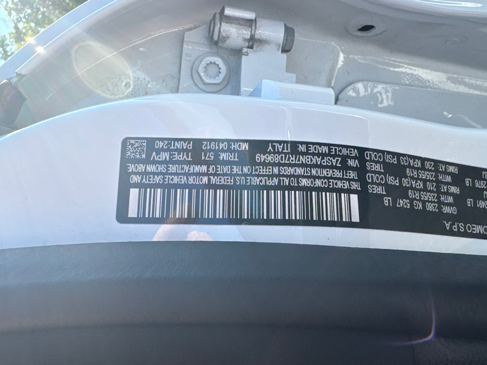 Used 2024 Alfa Romeo Stelvio Ti image 37