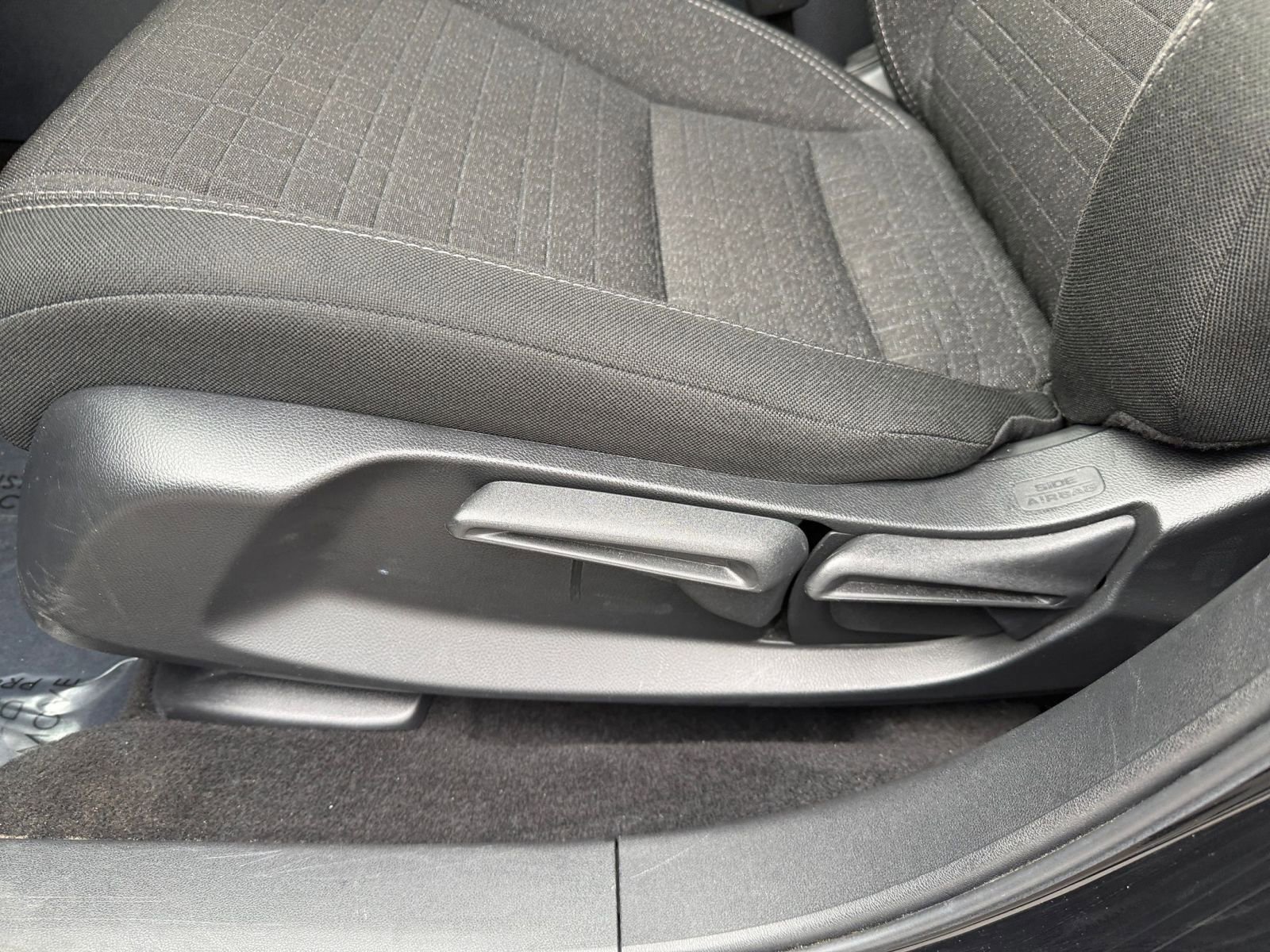 Used 2025 Honda HR-V LX image 23