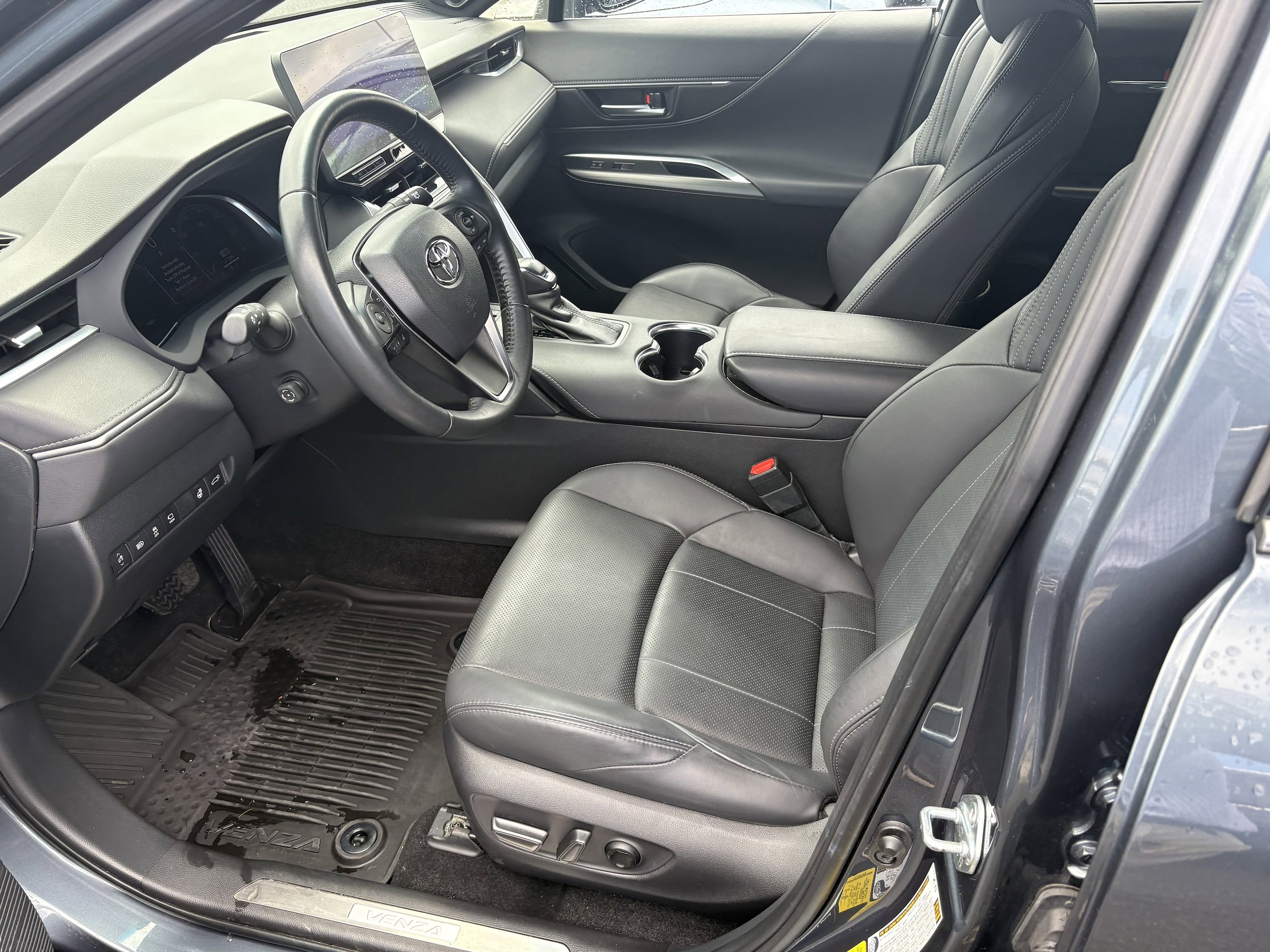 Certified 2023 Toyota Venza Limited AWD/4WD image 4