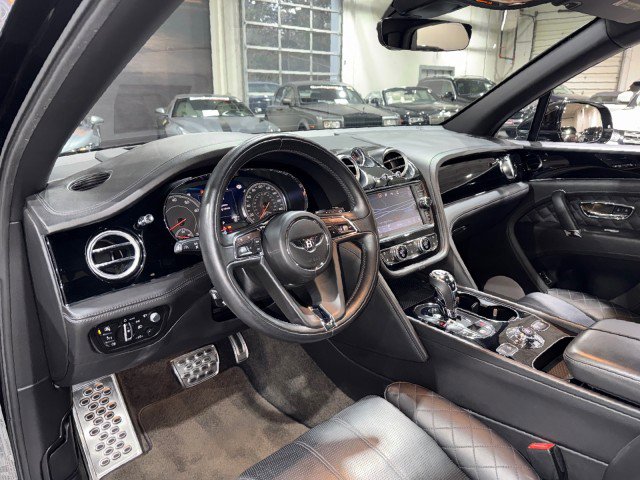 Used 2017 Bentley Bentayga image 8